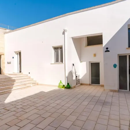 Dimora Storica Jolanda A Uggiano Villa *