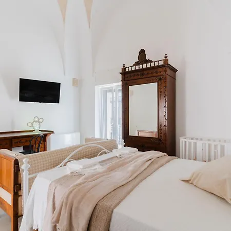 Dimora Storica Jolanda A Uggiano Villa *